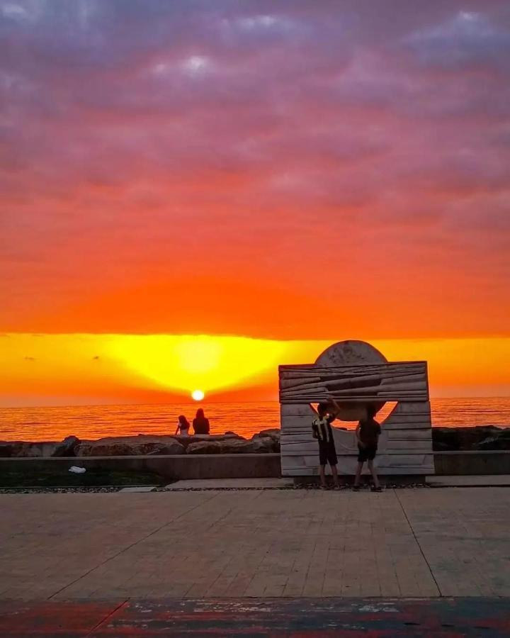 Luxury Sea View Apartments In Orbi City Batumi Esterno foto